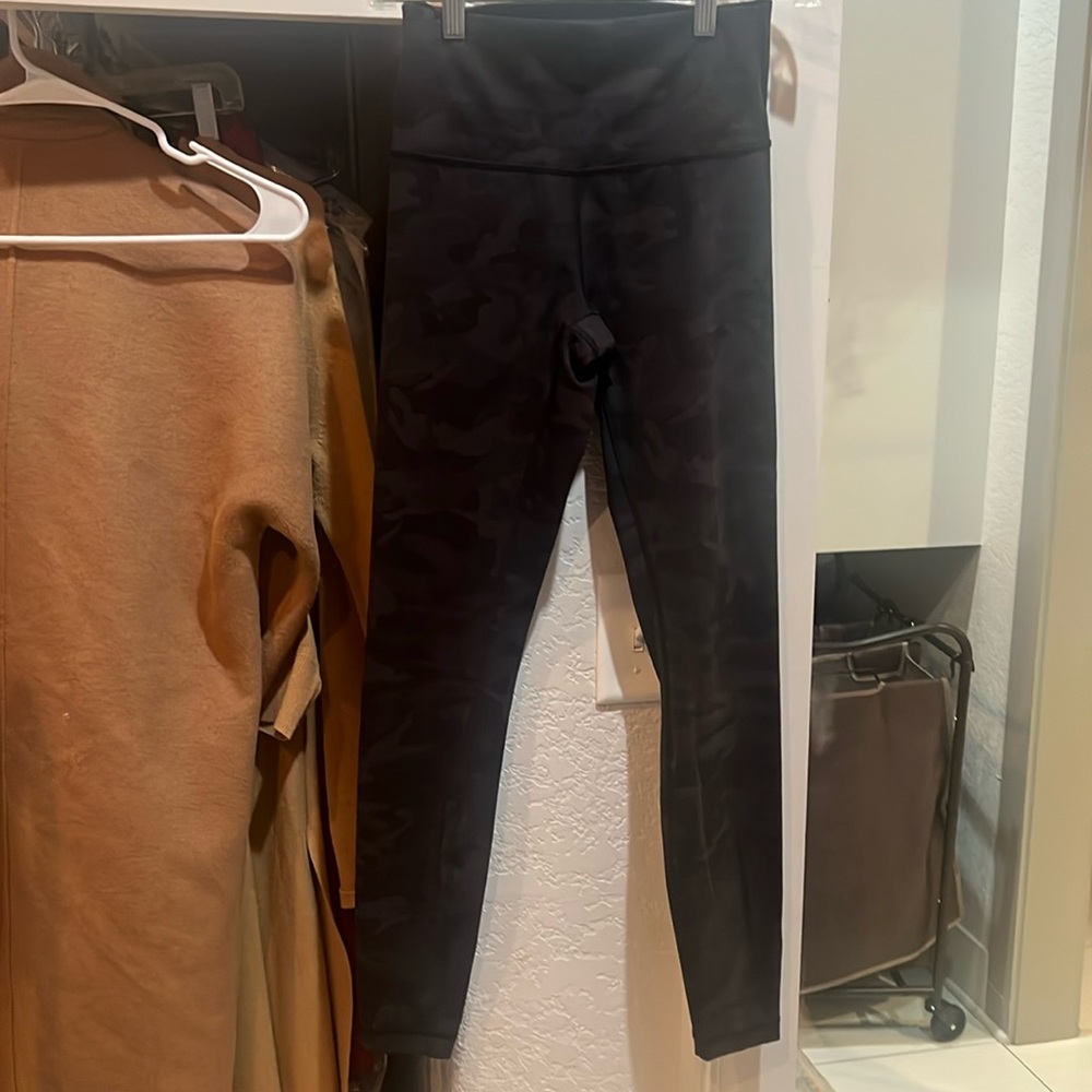 Black camo lululemon leggings